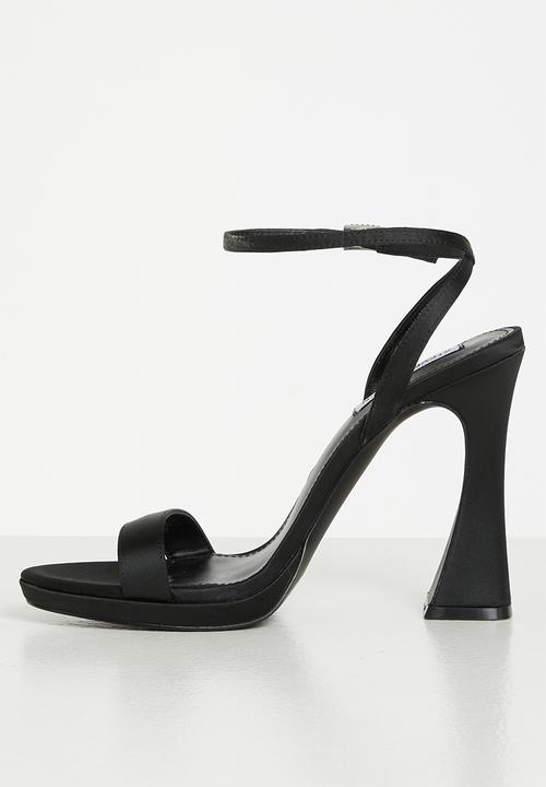 STEVE MADDEN NIKITA BLACK