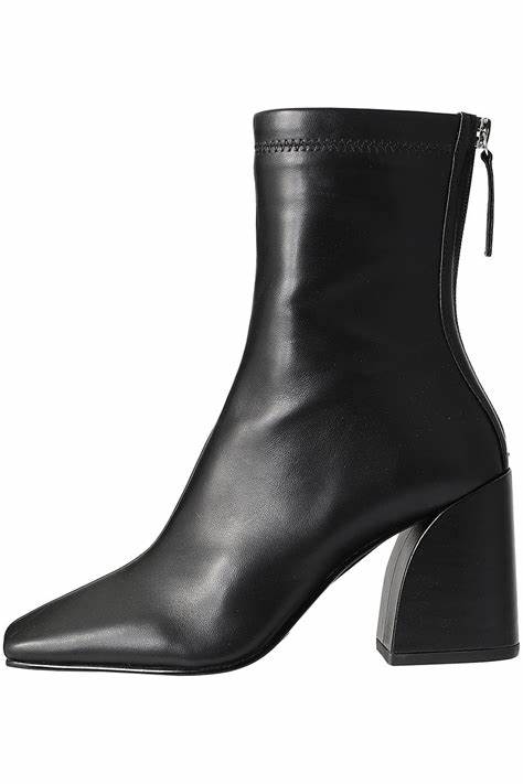 STEVE MADDEN CRITICAL BLACK